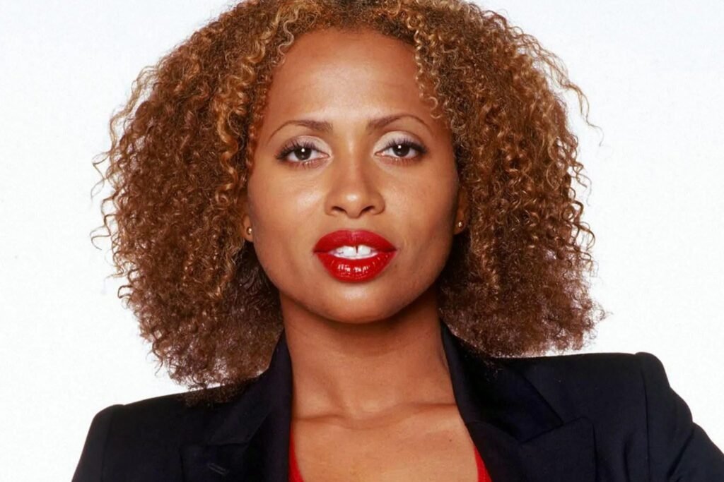 Lisa Nicole Carson